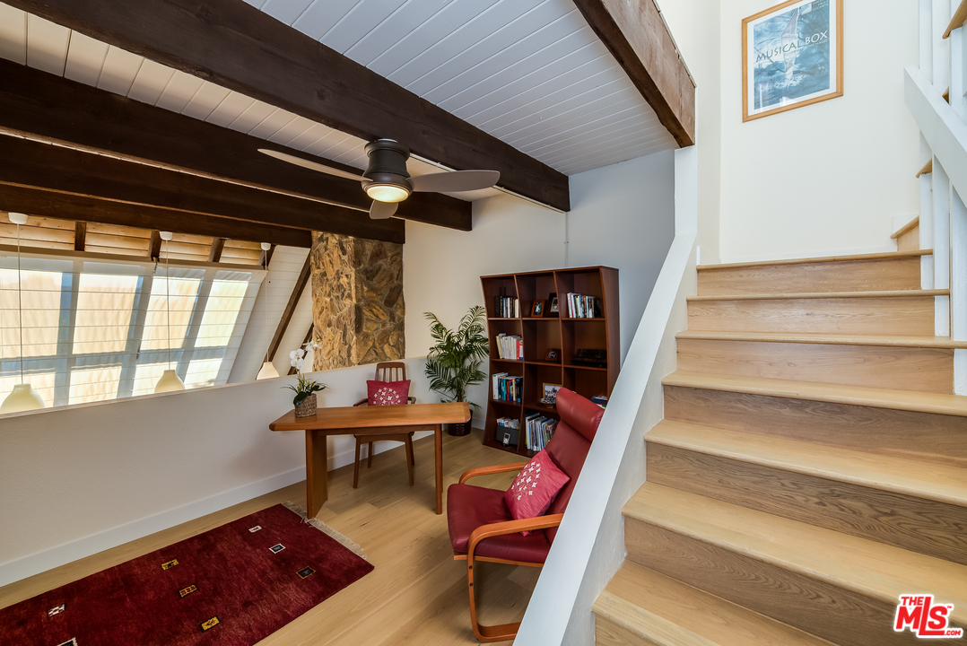 33 Reef Street, Unit 2 Marina del Rey, CA 90292 - Photo 34 of 56