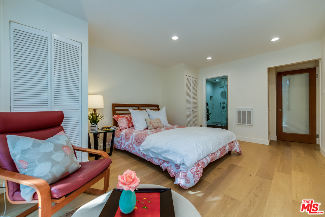 33 Reef Street, Unit 2 Marina del Rey, CA 90292 - Photo 43 of 56