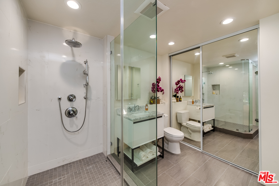 33 Reef Street, Unit 2 Marina del Rey, CA 90292 - Photo 46 of 56