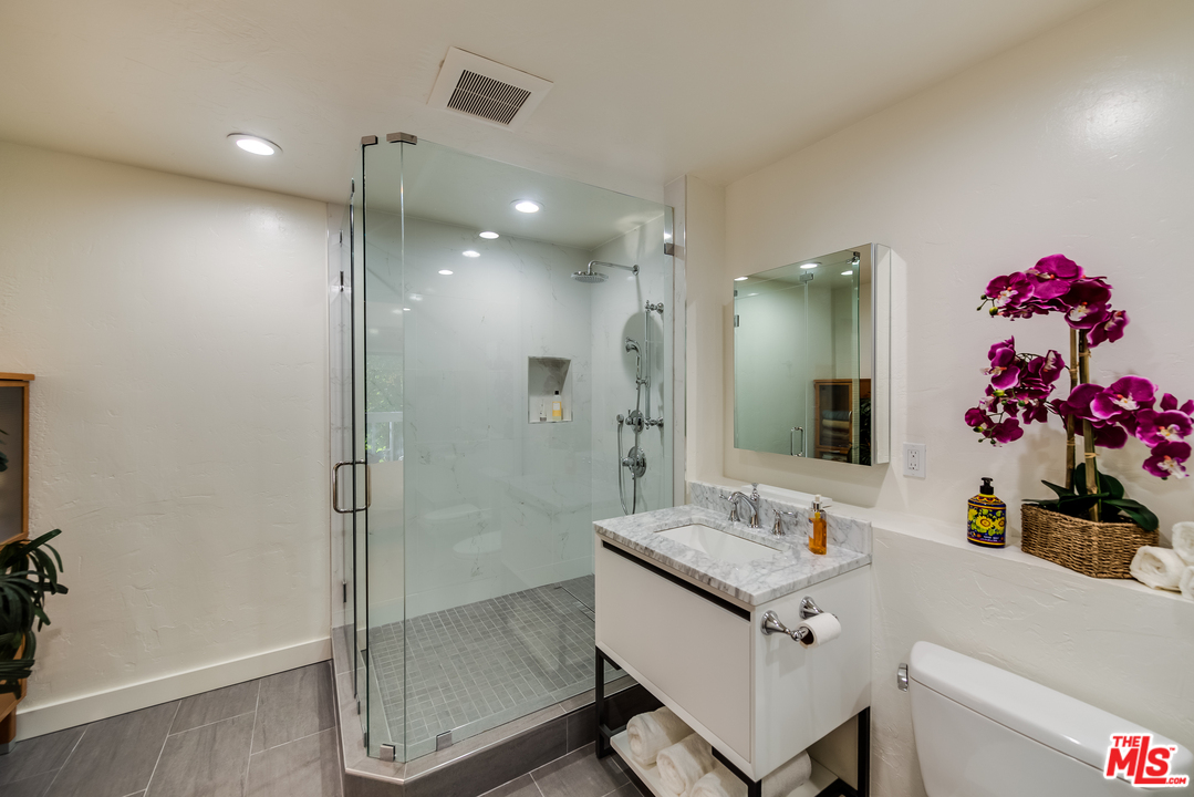 33 Reef Street, Unit 2 Marina del Rey, CA 90292 - Photo 47 of 56