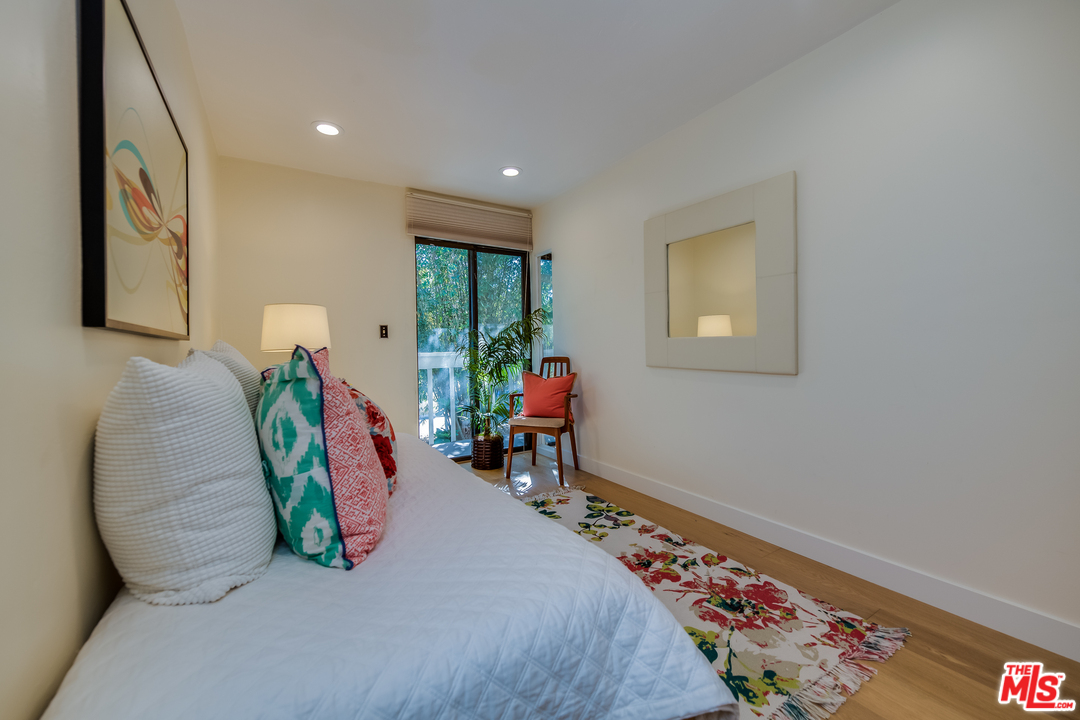 33 Reef Street, Unit 2 Marina del Rey, CA 90292 - Photo 49 of 56