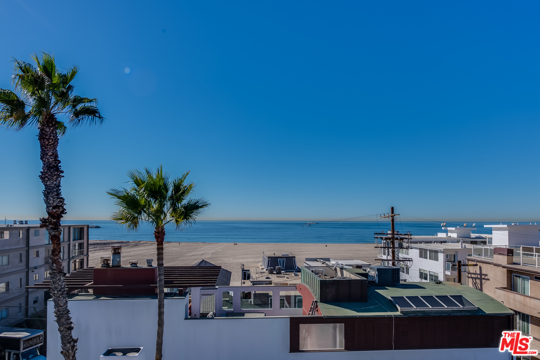 33 Reef Street, Unit 2 Marina del Rey, CA 90292 - Photo 9 of 56