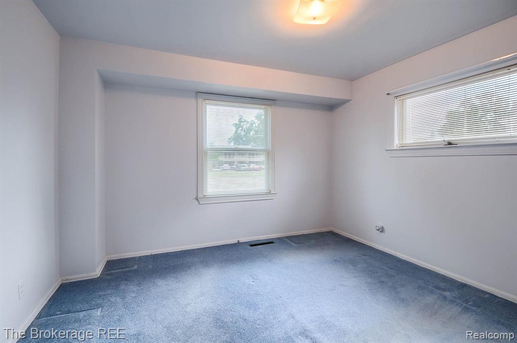 802 West Hemphill Road Flint, MI 48507 - Photo 18 of 27