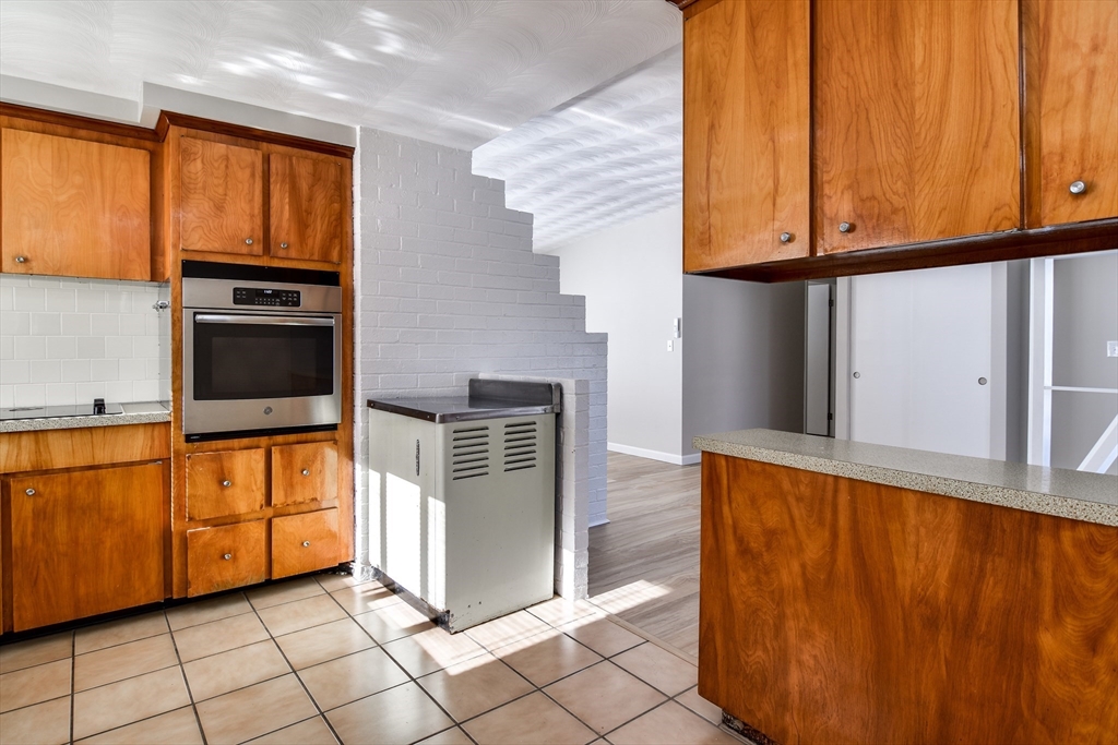 38 Bradford Road Framingham, MA 01701 - Photo 9 of 40