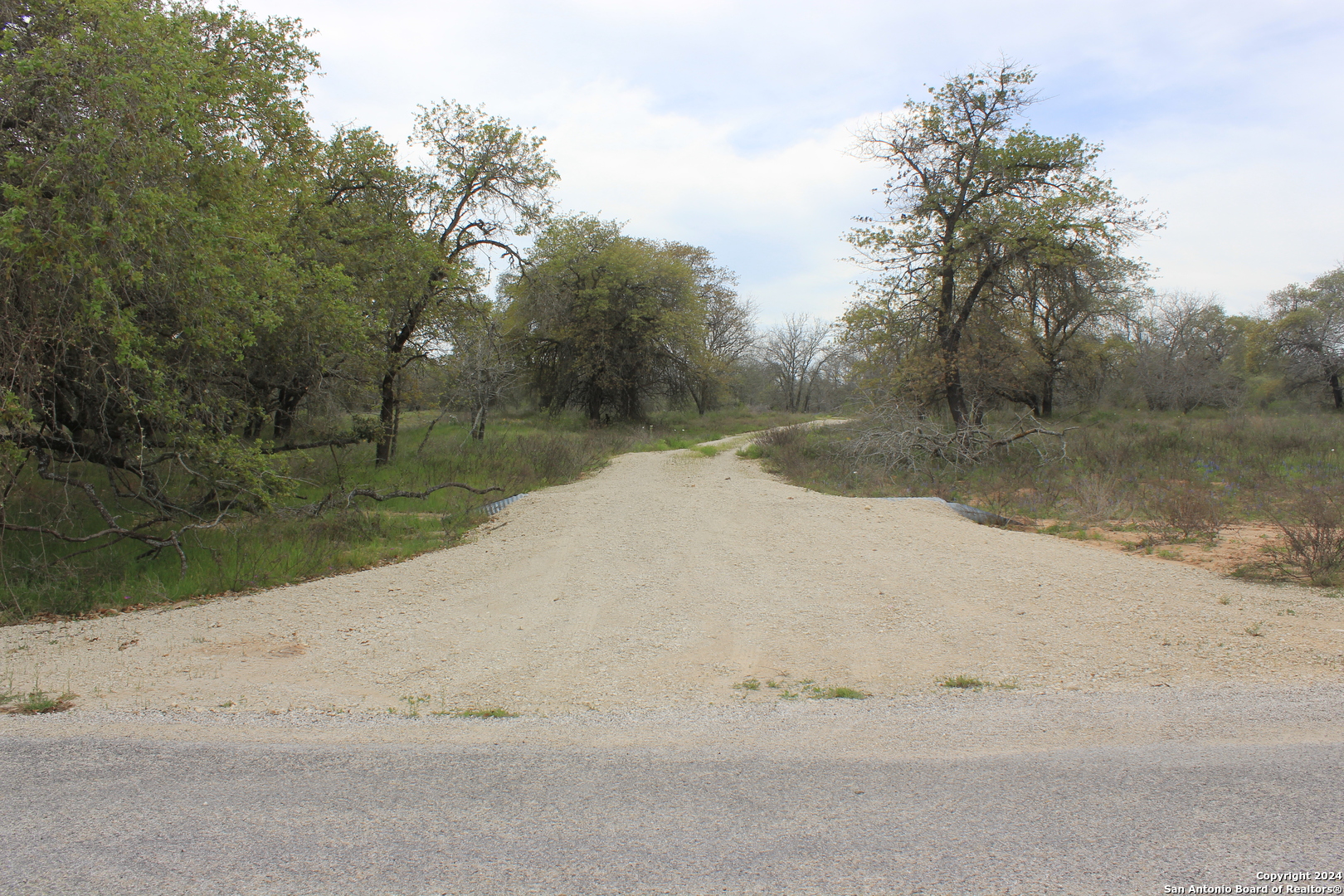 818 Encino Way Natalia, TX 78059 - Photo 5 of 23