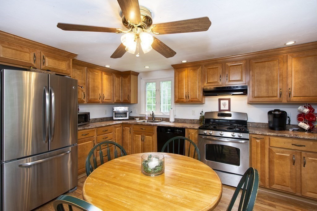 494 Wareham Street Middleboro, MA 02346 - Photo 8 of 29