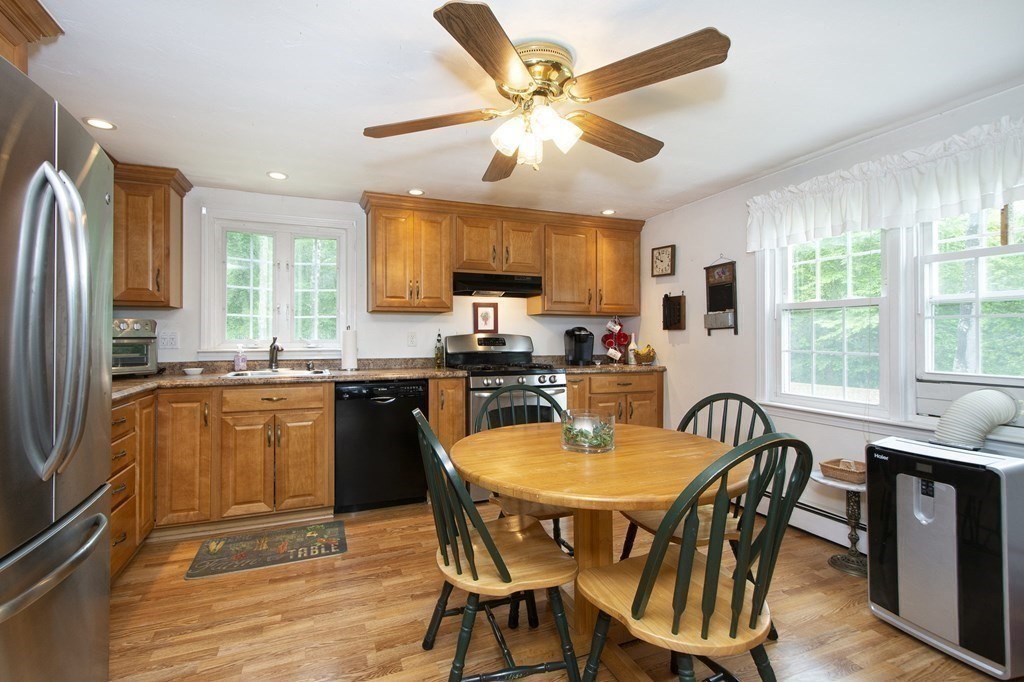 494 Wareham Street Middleboro, MA 02346 - Photo 10 of 29