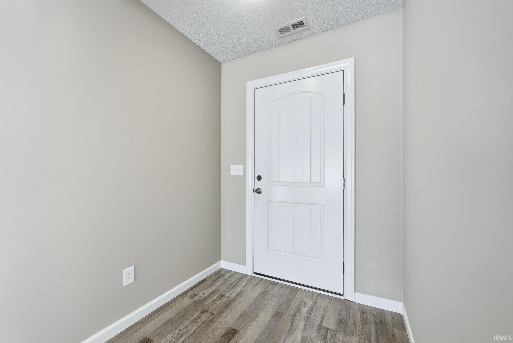 1350 Zenos Boulevard Fort Wayne, IN 46818 - Photo 11 of 36