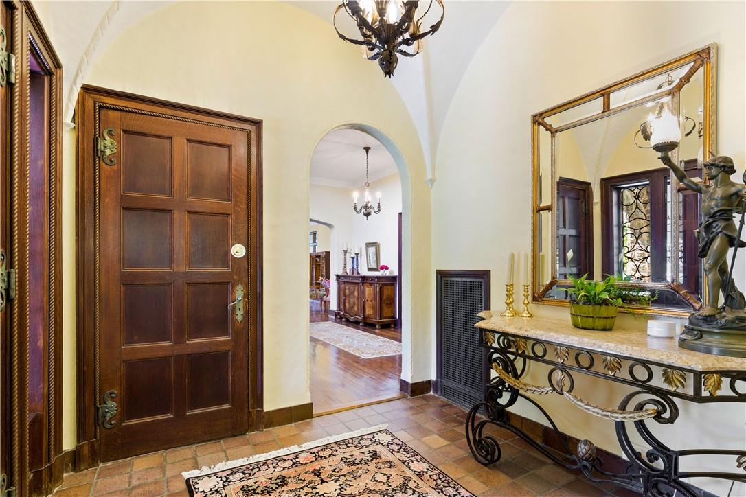 6 Shore Road Rye, NY 10580 - Photo 8 of 36 Entrance Foyer