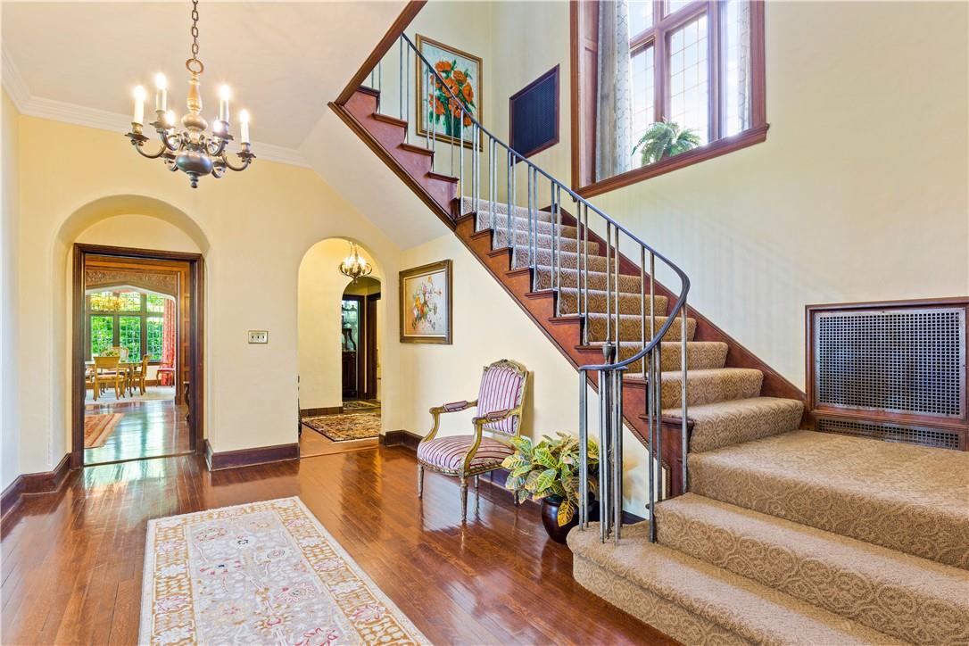 6 Shore Road Rye, NY 10580 - Photo 9 of 36 Front Hall