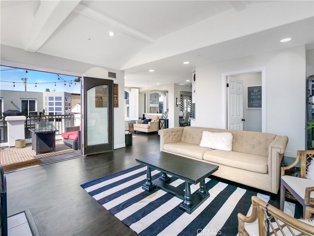 300 16th Street Manhattan Beach, CA 90266 - Photo 12 of 38