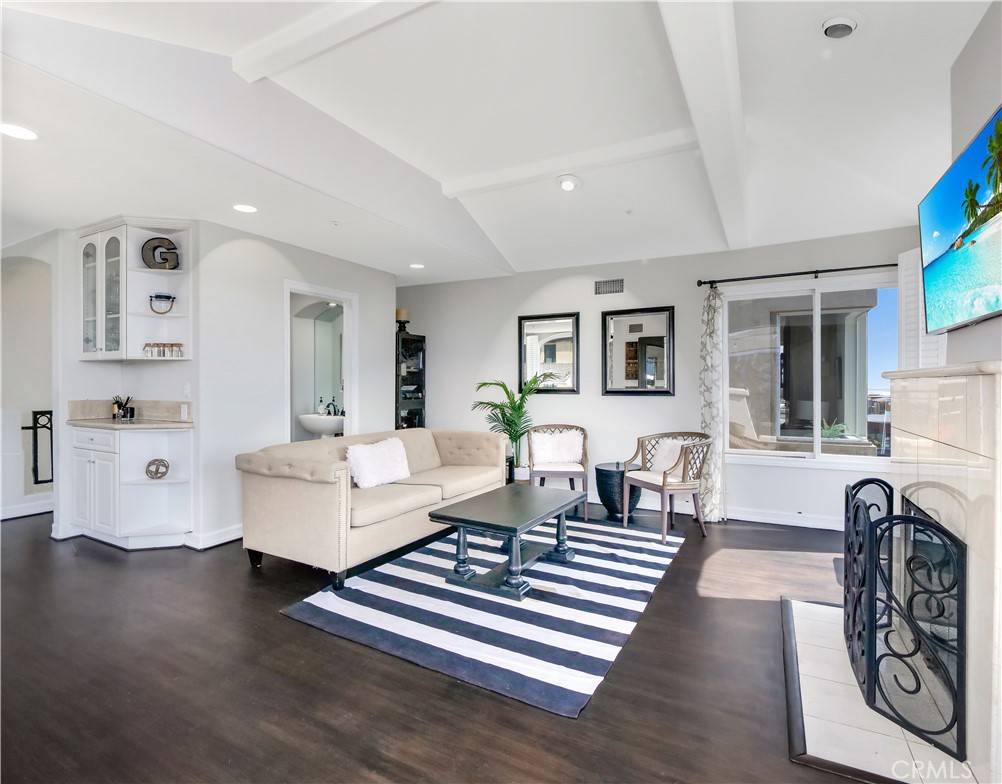 300 16th Street Manhattan Beach, CA 90266 - Photo 13 of 38