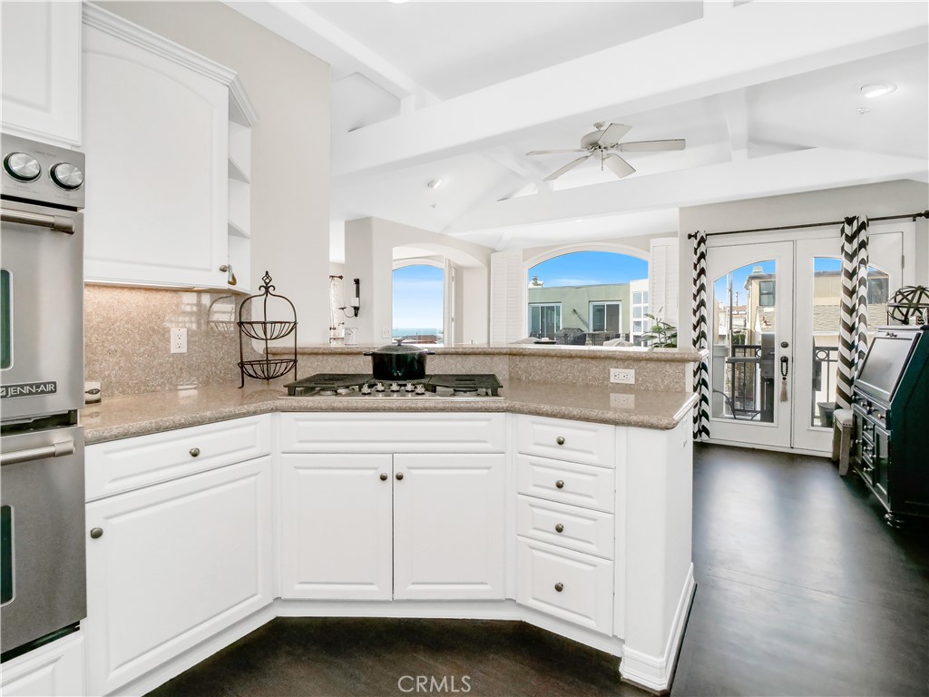 300 16th Street Manhattan Beach, CA 90266 - Photo 20 of 38