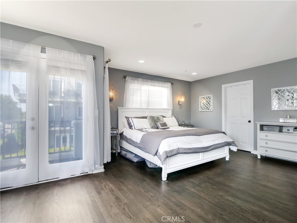 300 16th Street Manhattan Beach, CA 90266 - Photo 23 of 38