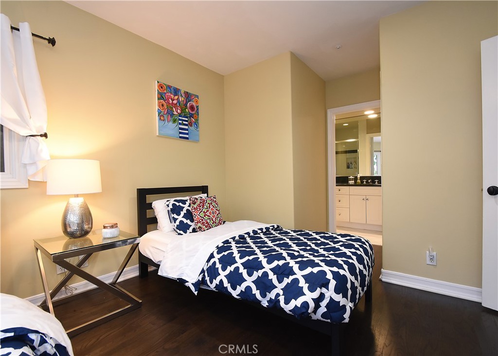 300 16th Street Manhattan Beach, CA 90266 - Photo 26 of 38