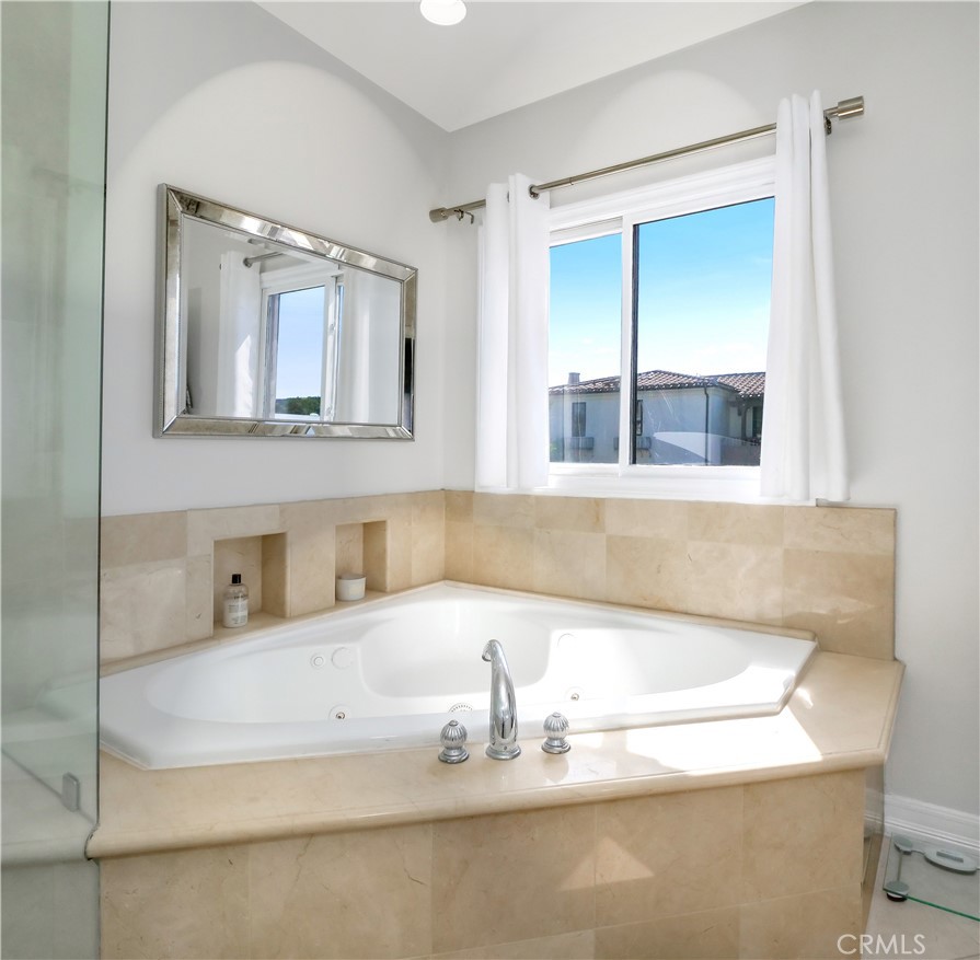 300 16th Street Manhattan Beach, CA 90266 - Photo 32 of 38