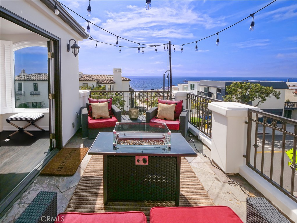 300 16th Street Manhattan Beach, CA 90266 - Photo 4 of 38