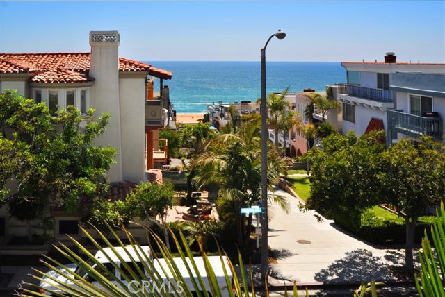 300 16th Street Manhattan Beach, CA 90266 - Photo 7 of 38