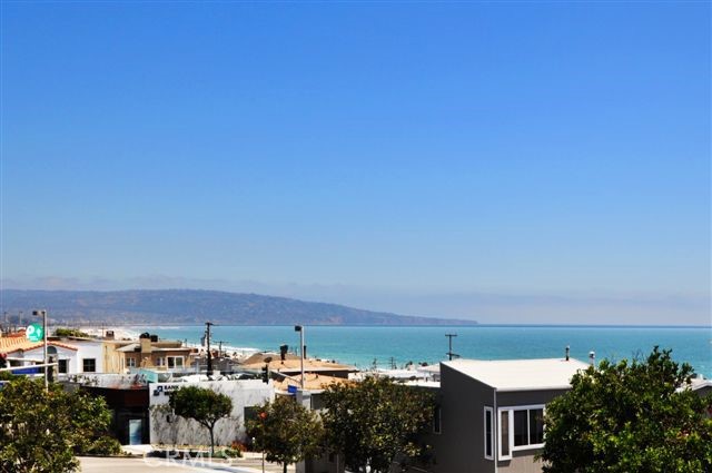 300 16th Street Manhattan Beach, CA 90266 - Photo 8 of 38