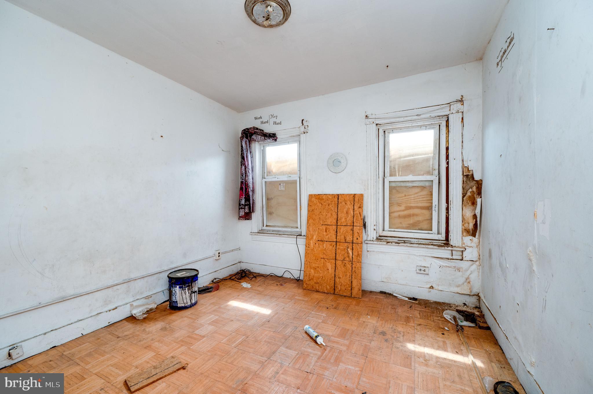 233 Hudson Street Reading, PA 19601 - Photo 13 of 27 an empty room with a window