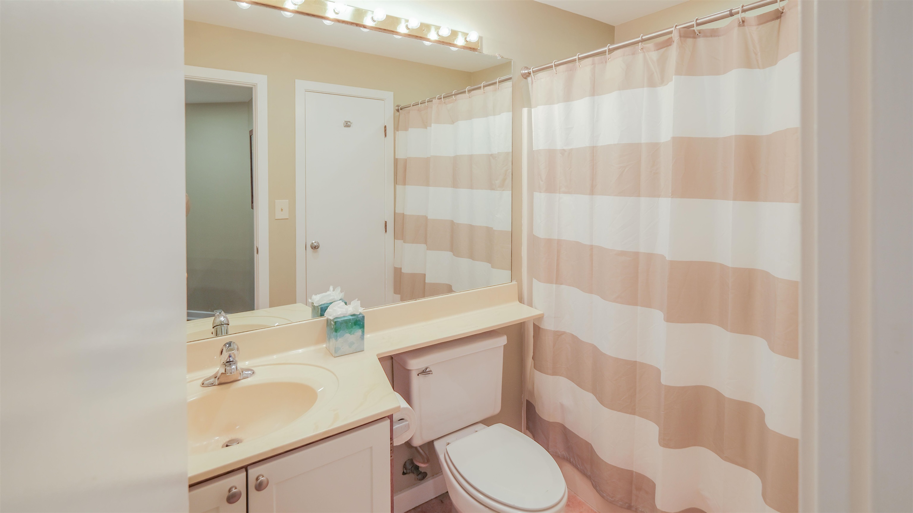 350 Mountain Road, Unit B206 Ludlow, VT 05149 - Photo 16 of 29 Gallery Image 16