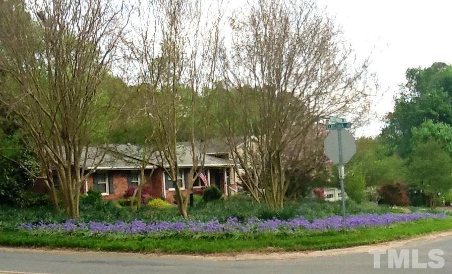 1716 Westhaven Drive Raleigh, NC 27607 - Photo 3 of 22 Beautiful flowers in bloom