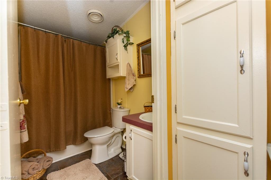 2996 Old Mountain Road Trinity, NC 27370 - Photo 14 of 31