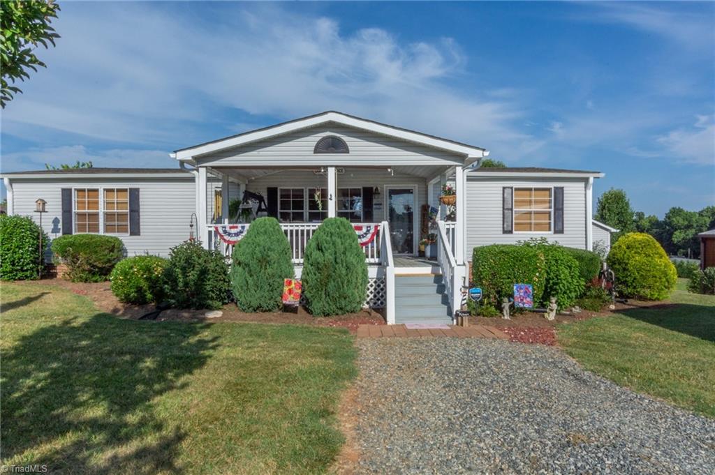 2996 Old Mountain Road Trinity, NC 27370 - Photo 2 of 31
