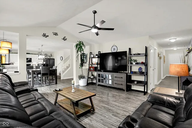 $325,000 | 2061 Beacon Court, Columbus, IN 47201