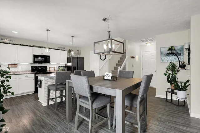 $325,000 | 2061 Beacon Court, Columbus, IN 47201