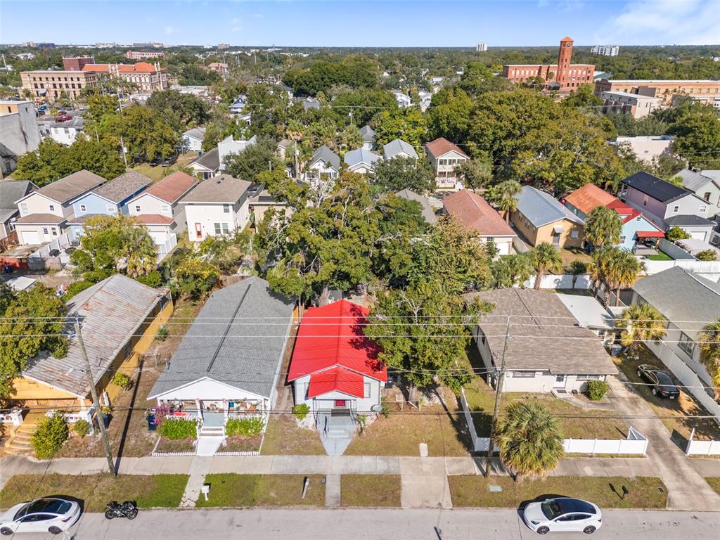 2119 West Chestnut Street Tampa, FL 33607 - Photo 28 of 33 an aerial view of residential houses with outdoor space
