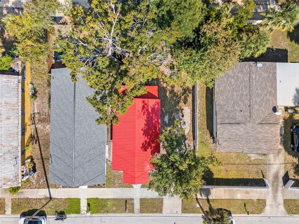 2119 West Chestnut Street Tampa, FL 33607 - Photo 33 of 33 a sign that is sitting in front of a house