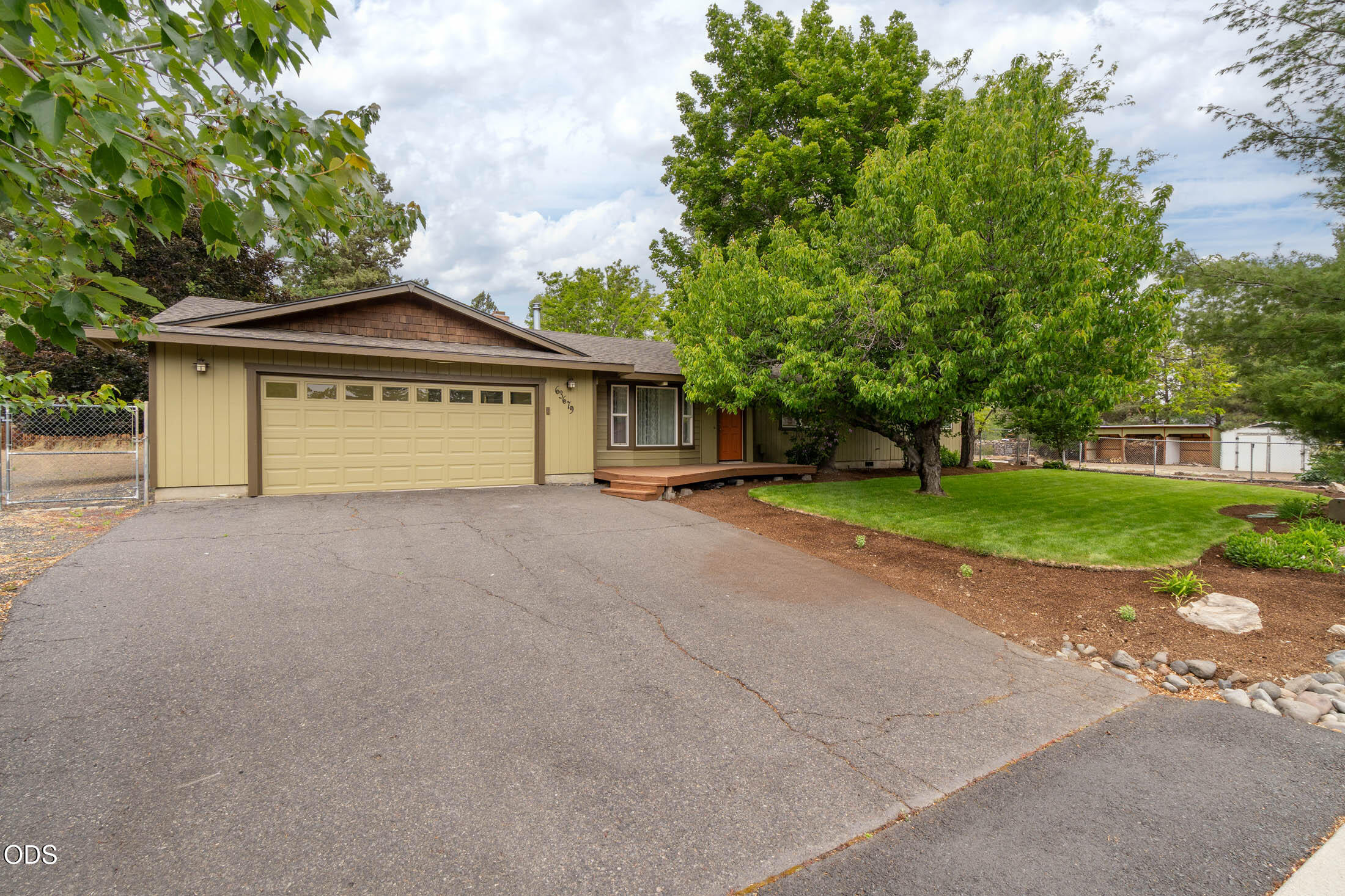 63679 High Standard Drive Bend, OR 97701 - Photo 4 of 29