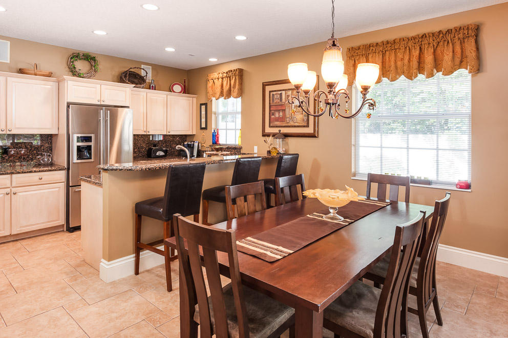 131 Faith Way Jupiter, FL 33458 - Photo 4 of 10 Kitchen and Dining