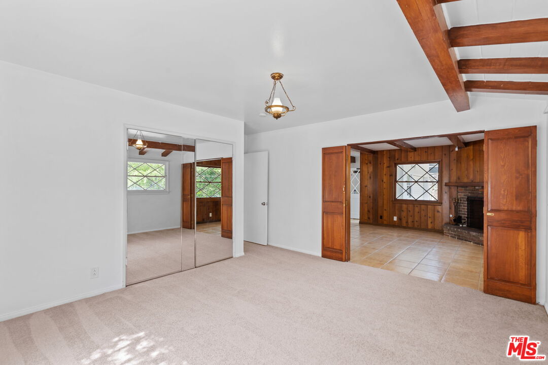 2485 Benedict Canyon Drive Beverly Hills, CA 90210 - Photo 17 of 33