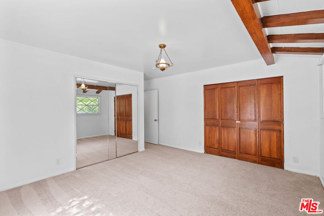 2485 Benedict Canyon Drive Beverly Hills, CA 90210 - Photo 18 of 33