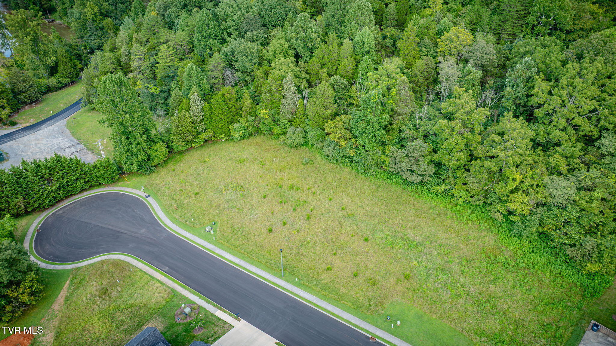 4292 Anchor Pointe, Unit 24 Kingsport, TN 37664 - Photo 9 of 14 105