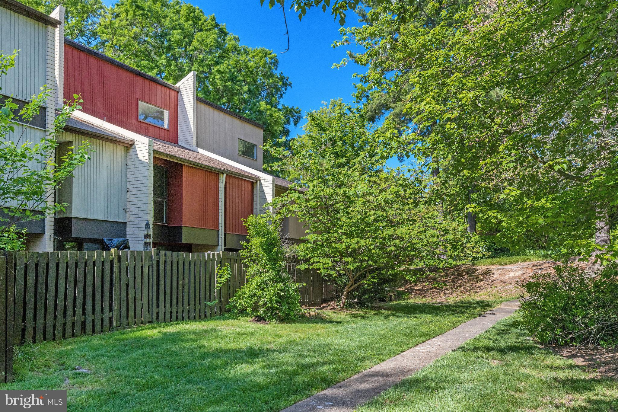 11128 Saffold Way Reston, VA 20190 - Photo 54 of 58 Behind House