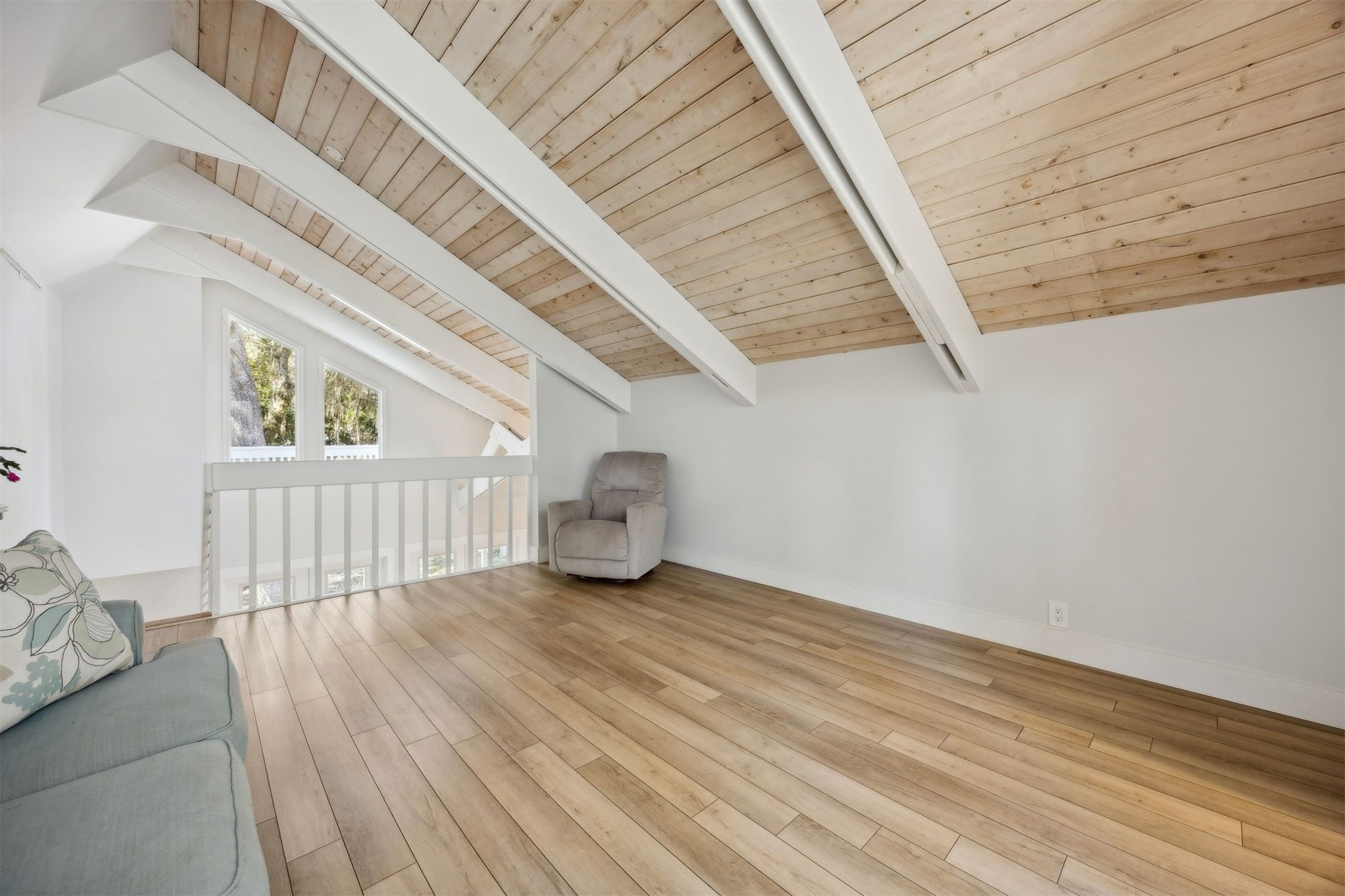 22 Beachwood Road Fernandina Beach, FL 32034 - Photo 43 of 100 a view of an empty room with wooden floor