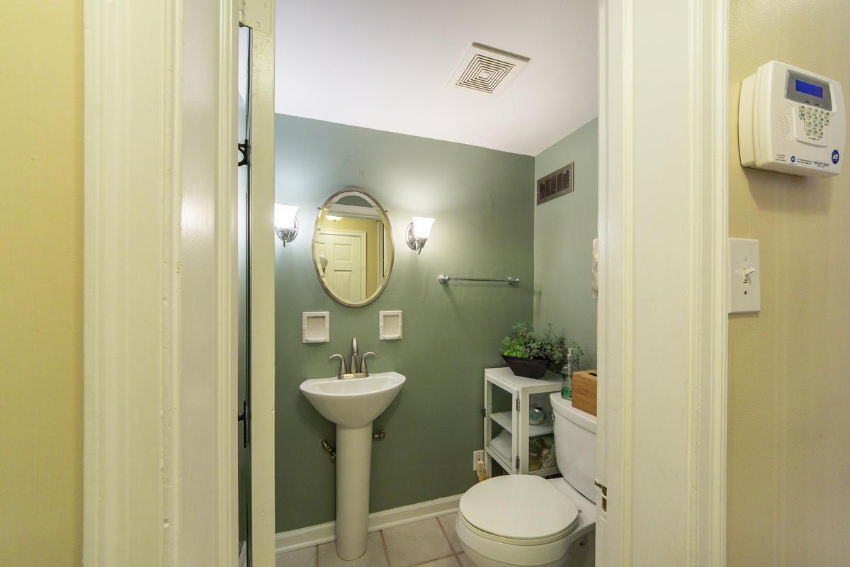 2554 Berwyn Road Columbus, OH 43221 - Photo 16 of 43