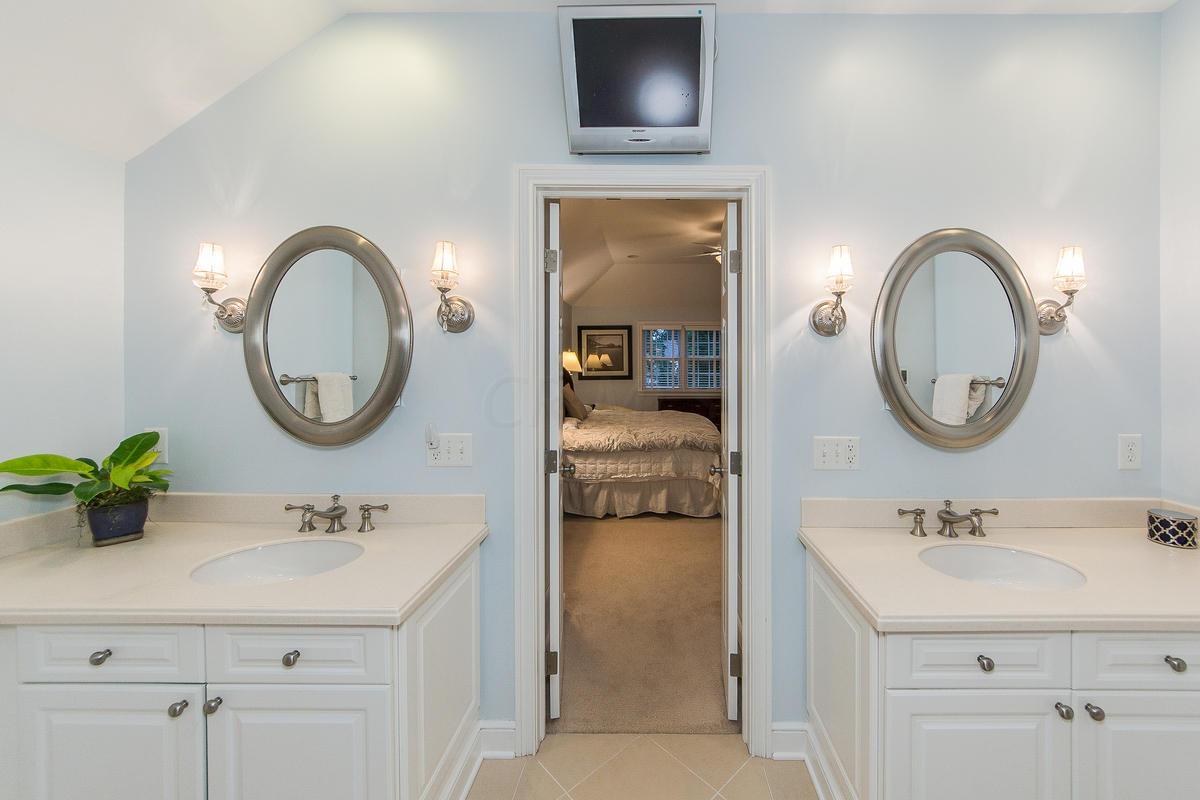 2554 Berwyn Road Columbus, OH 43221 - Photo 23 of 43