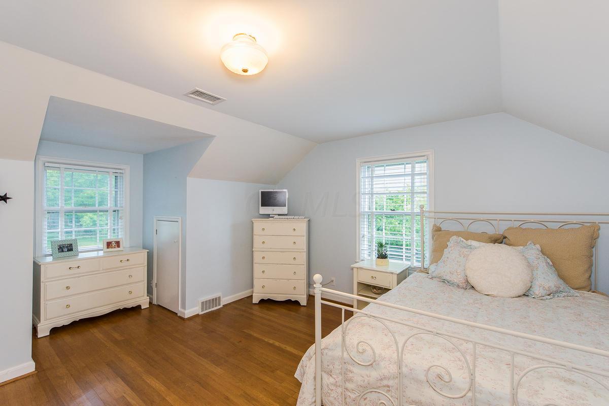 2554 Berwyn Road Columbus, OH 43221 - Photo 25 of 43