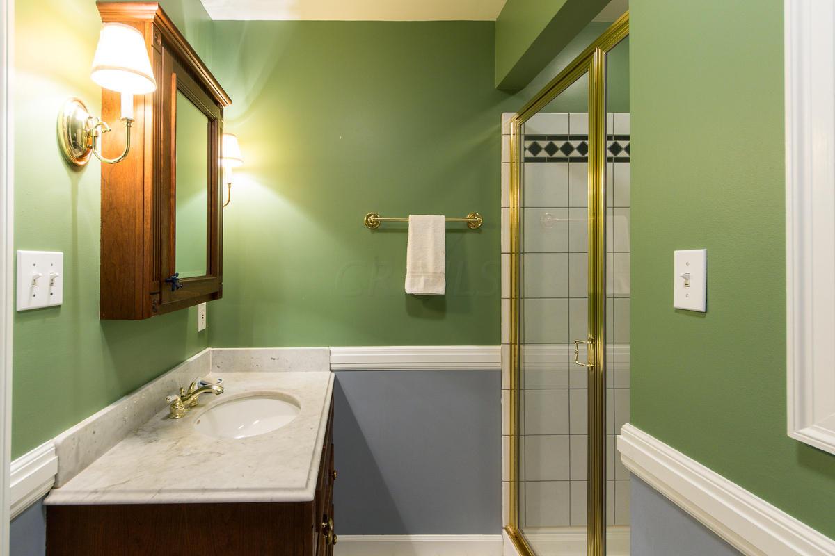 2554 Berwyn Road Columbus, OH 43221 - Photo 28 of 43