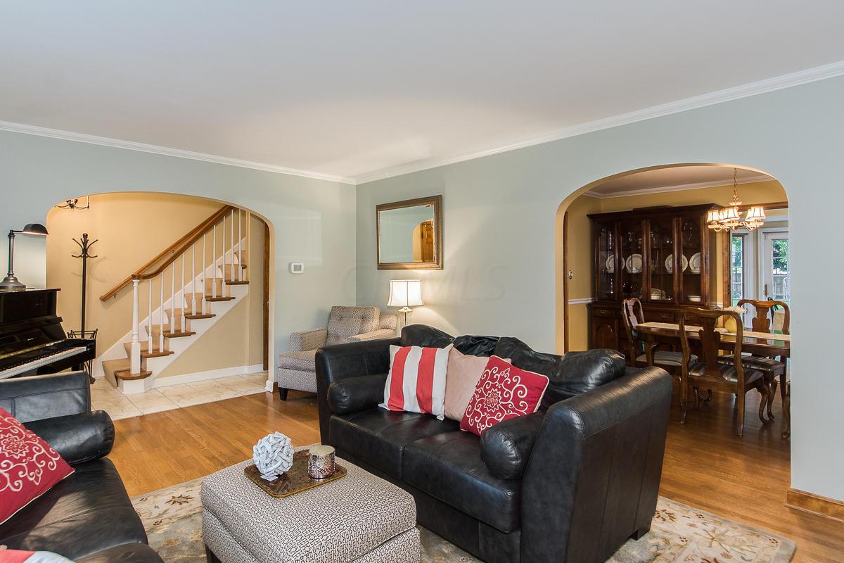 2554 Berwyn Road Columbus, OH 43221 - Photo 3 of 43