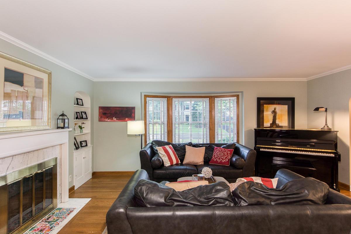 2554 Berwyn Road Columbus, OH 43221 - Photo 4 of 43