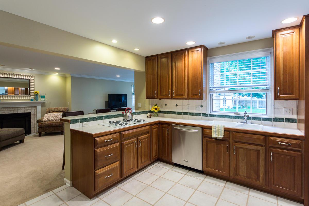 2554 Berwyn Road Columbus, OH 43221 - Photo 8 of 43