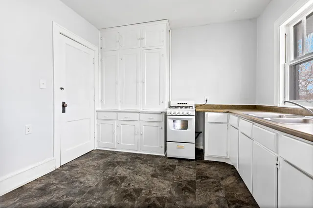 $448,900 | 518 South Street, Elgin, IL 60123