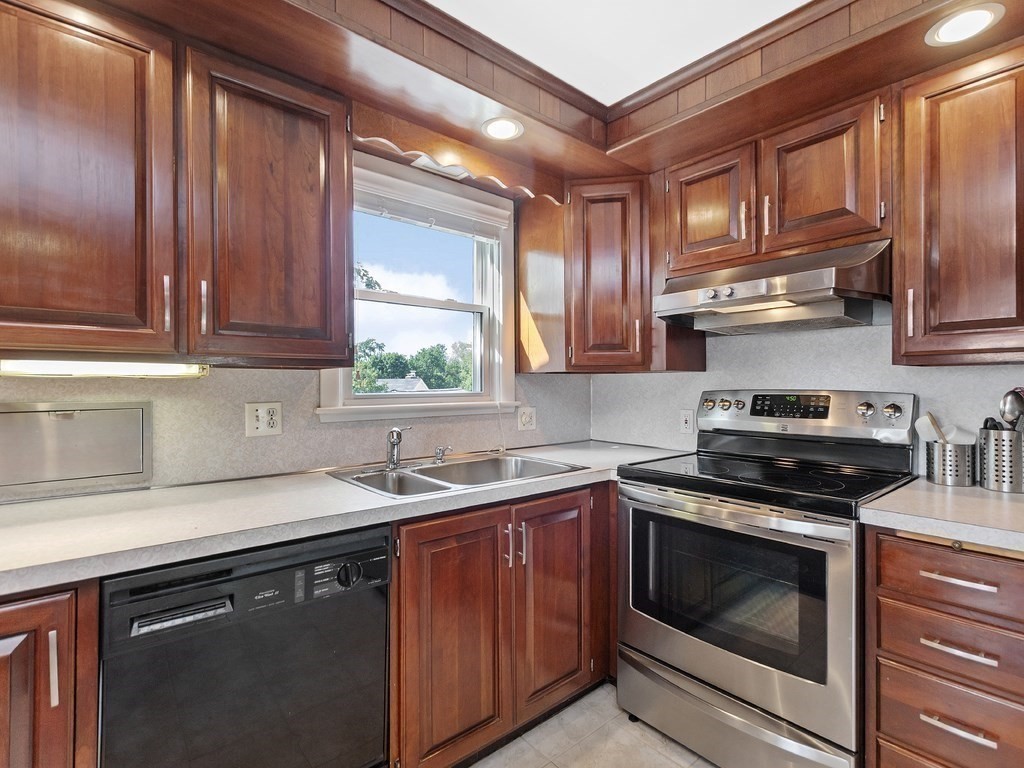 44 Beaver Brook Road Waltham, MA 02452 - Photo 14 of 38 Gallery Image 14