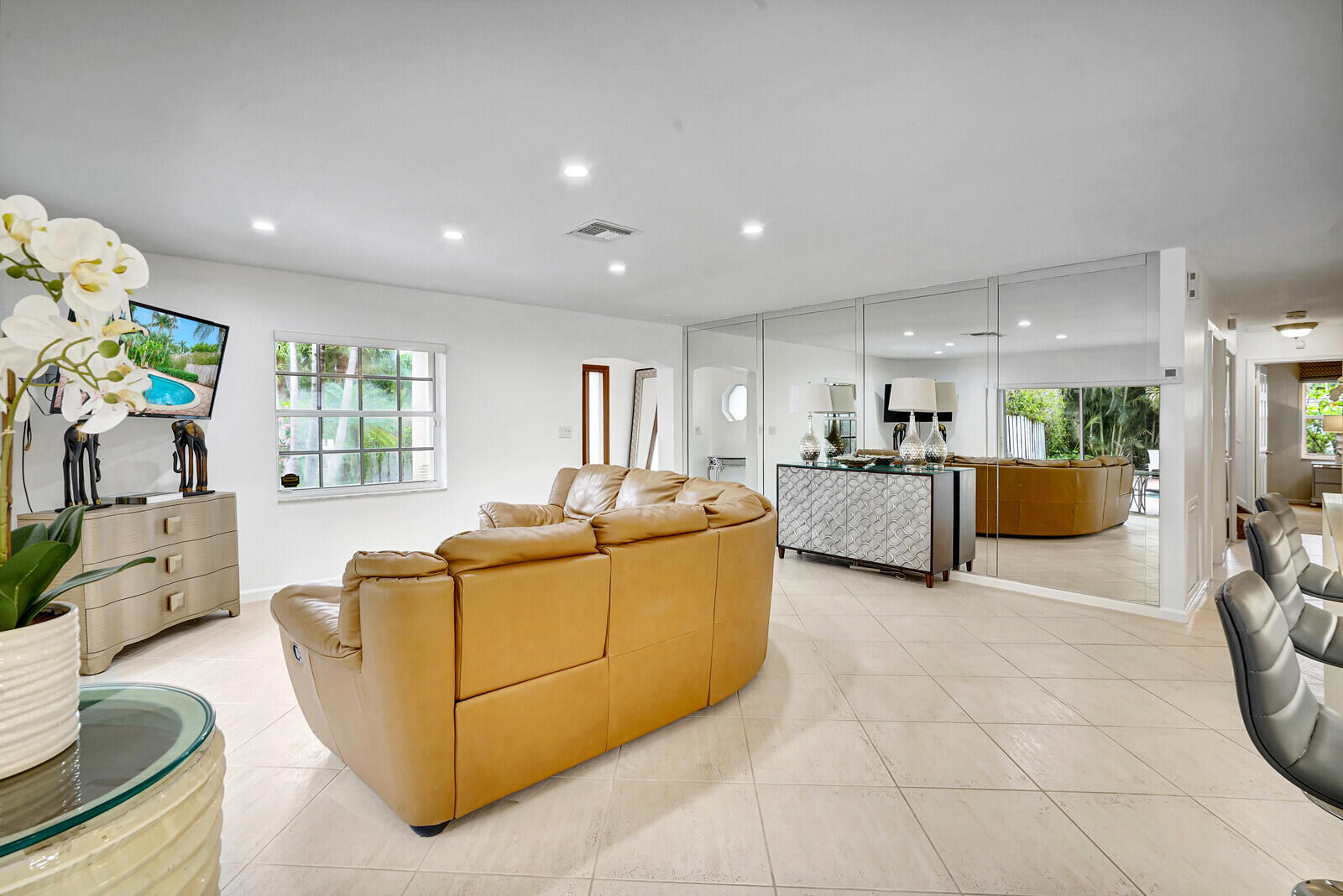 290 East Fern Drive Boca Raton, FL 33432 - Photo 10 of 51 Living Room