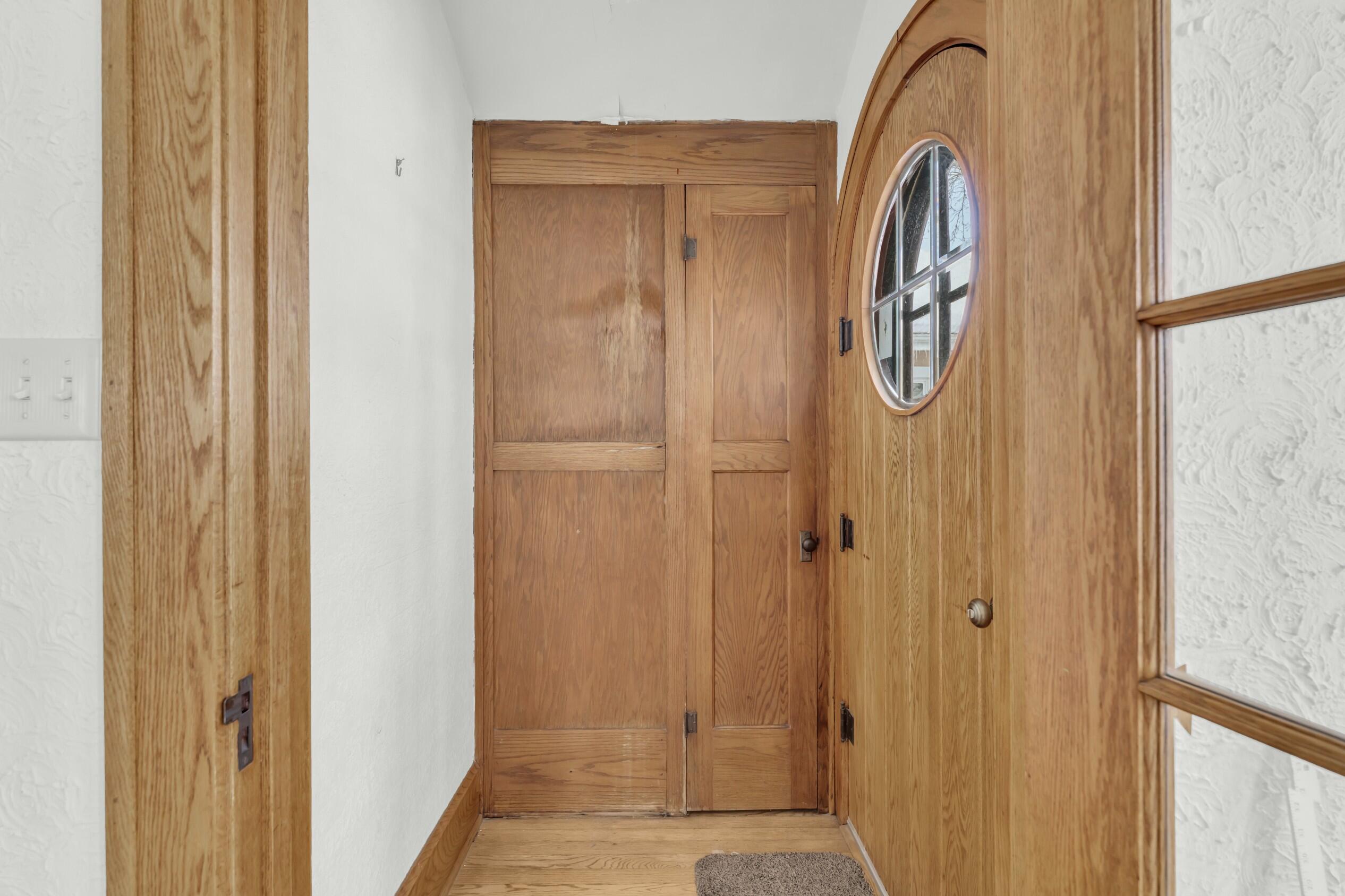 909 Augusta Street Racine, WI 53402 - Photo 4 of 56 Photo 4